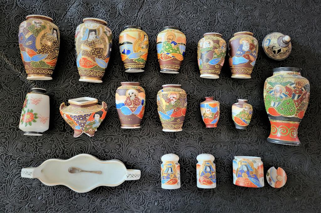 Set van 14 Satsuma-porselein uit Japan, Antiek en Kunst, Antiek | Vazen, Verzenden