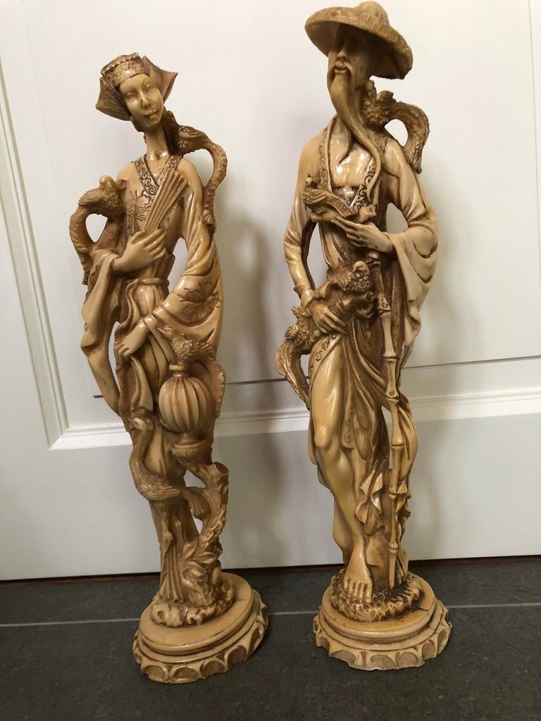 Aziatische beelden in hars - koppel man en vrouw - gemerkt, Antiek en Kunst, Ophalen of Verzenden