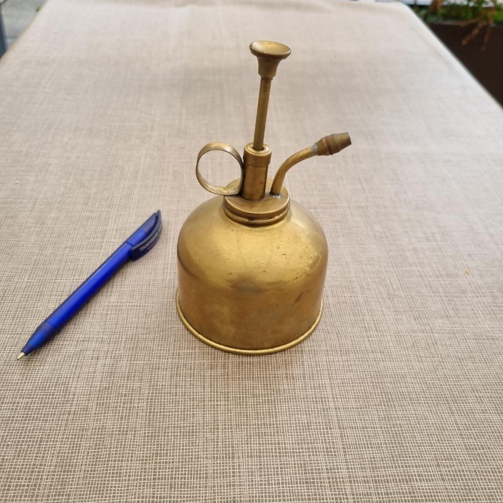 Koperen oliespuit kannetje / pompje, Ophalen of Verzenden, Koper