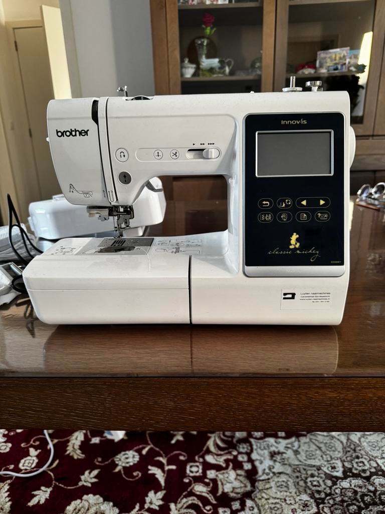 Brother M280D naai- en borduurmachine, Ophalen, Zo goed als nieuw, Accessoires, Brother