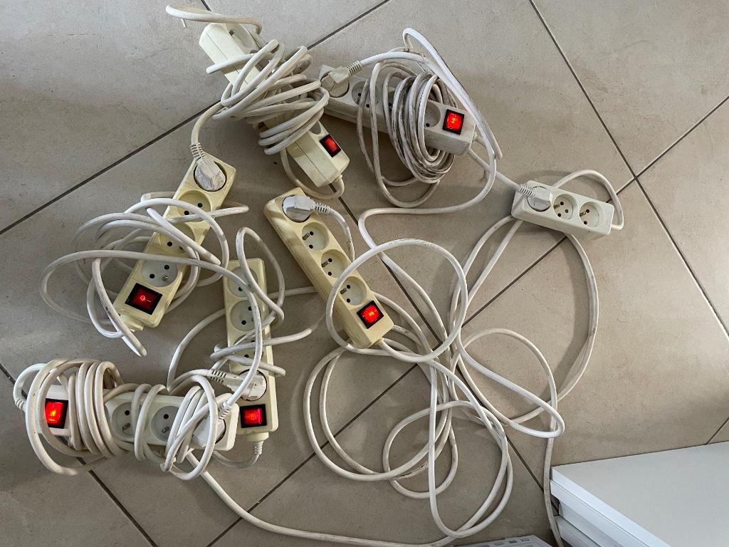 Set stekkerdozen met beveiliging, Ophalen, Gebruikt
