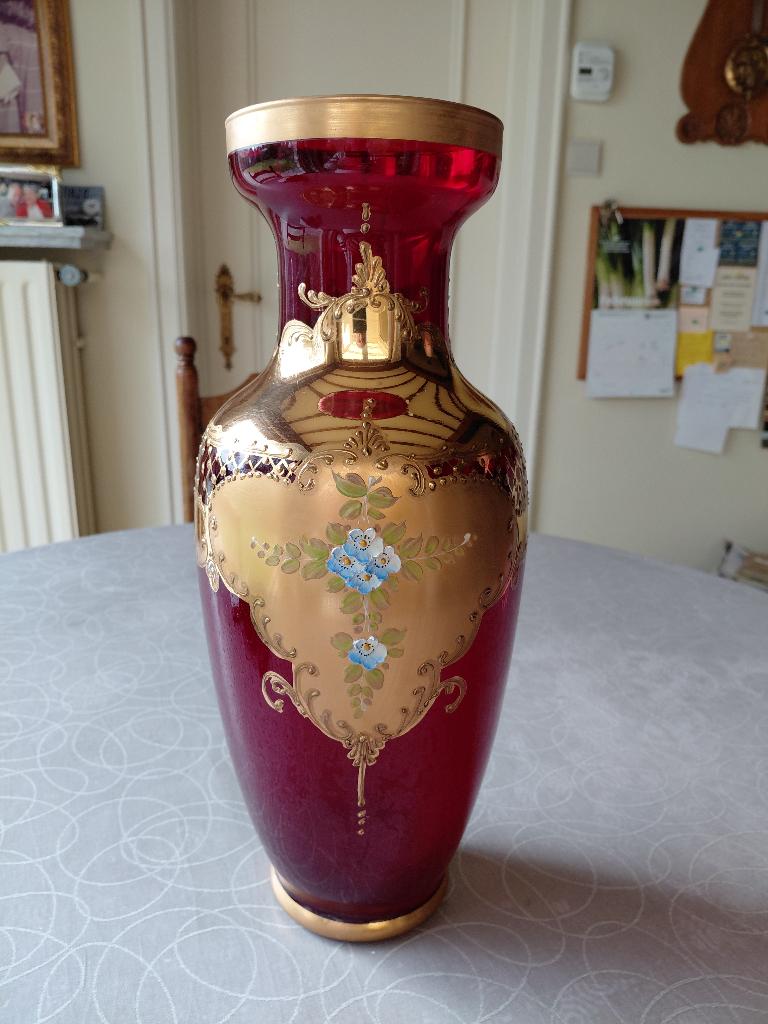 Grand vase balustre de Murano en verre de canneberge doré, Enlèvement ou Envoi