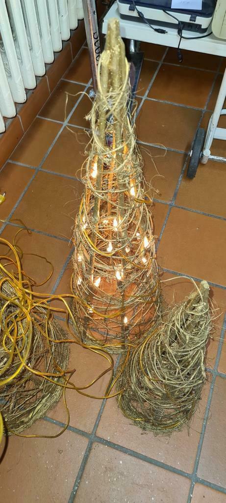 3 piramide met verlichting, Diversen, Ophalen, Gebruikt