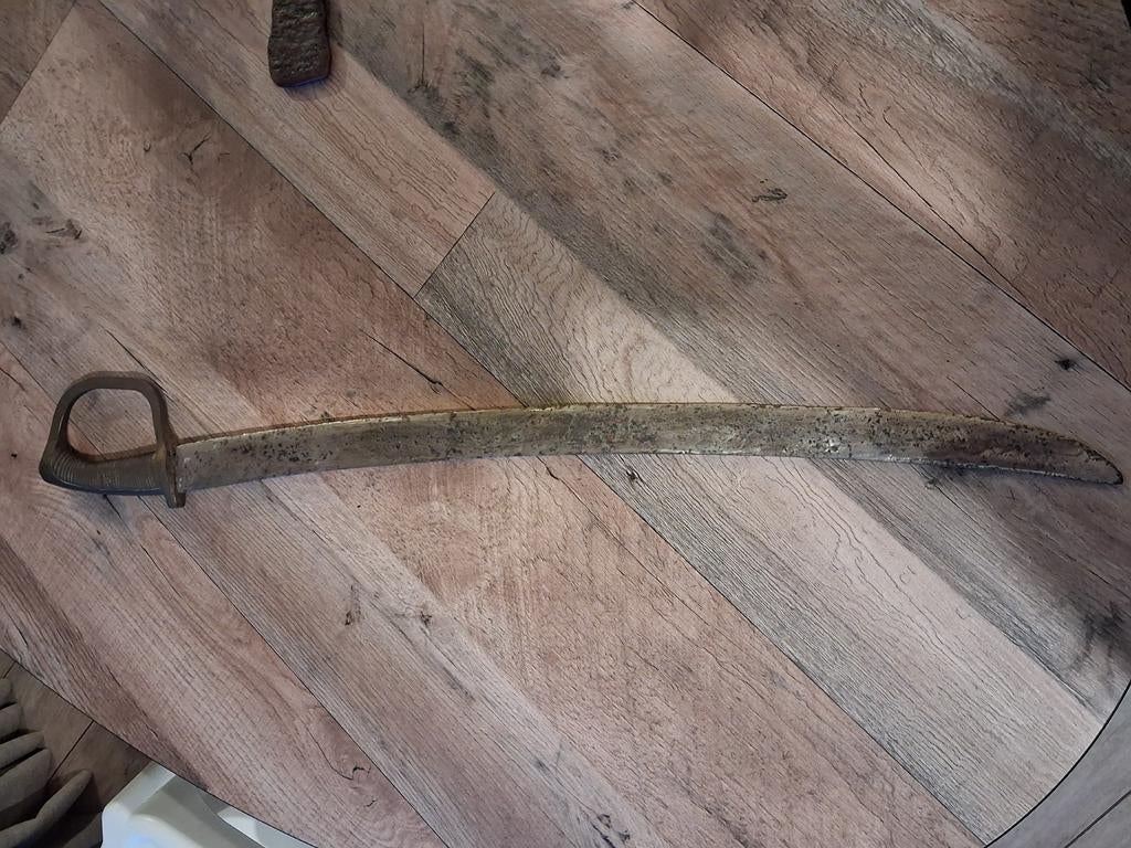 Sabre d'artillerie, Envoi