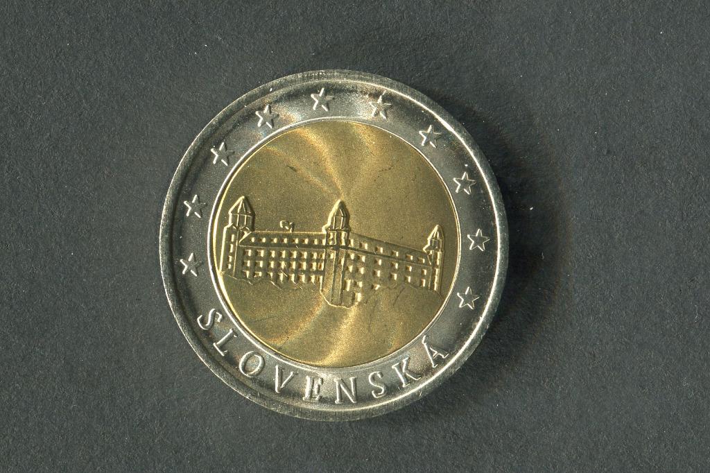 Kasteel Slowakije in Bratislava, bewijs van een zeldzame mun, Postzegels en Munten, Munten | Europa | Euromunten, Ophalen of Verzenden