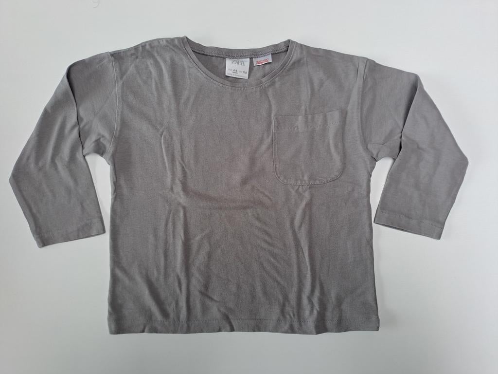 T-shirt gris à manches longues avec poche t 110, Enfants & Bébés, Vêtements enfant | Taille 110, Garçon, Enlèvement ou Envoi, Chemise ou À manches longues