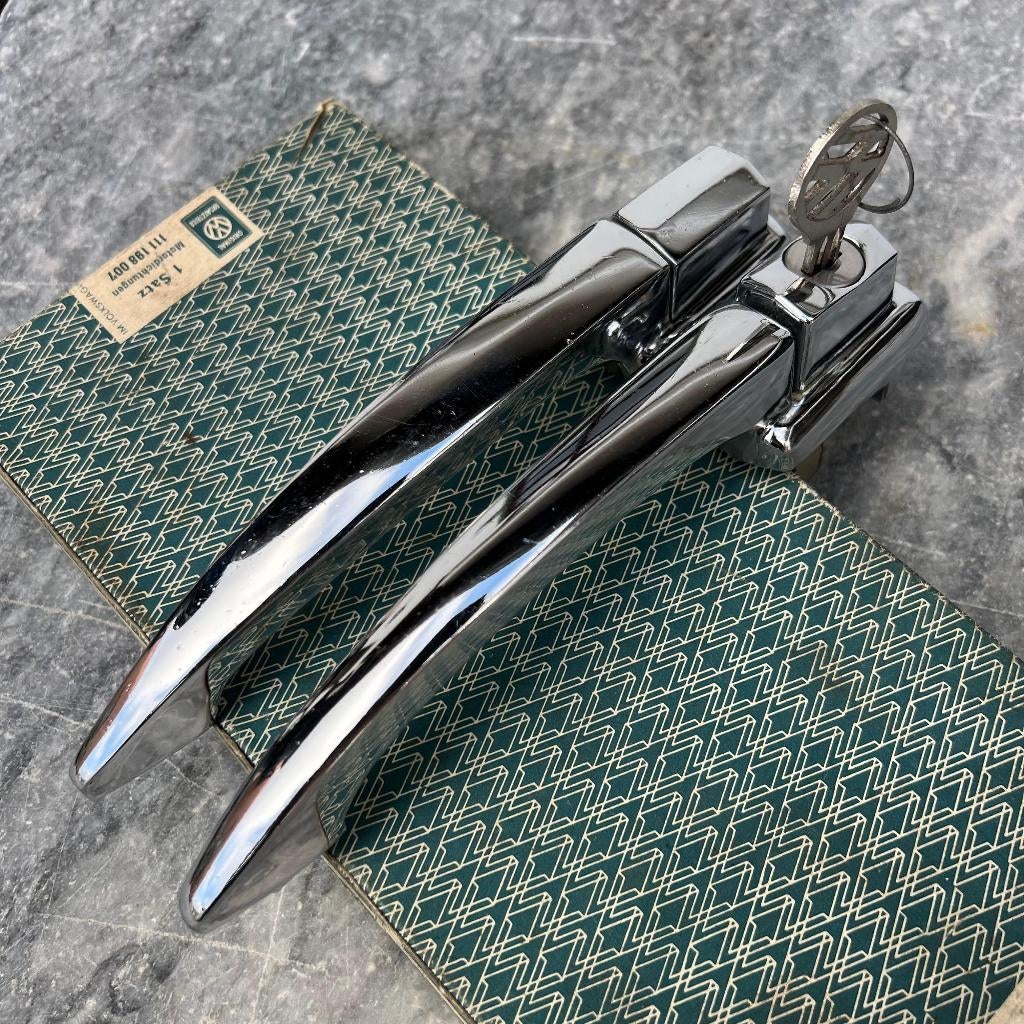 VW Kever deurgreepset 1960 - 1965 113837205C 113837206B, Ophalen of Verzenden, Gebruikt