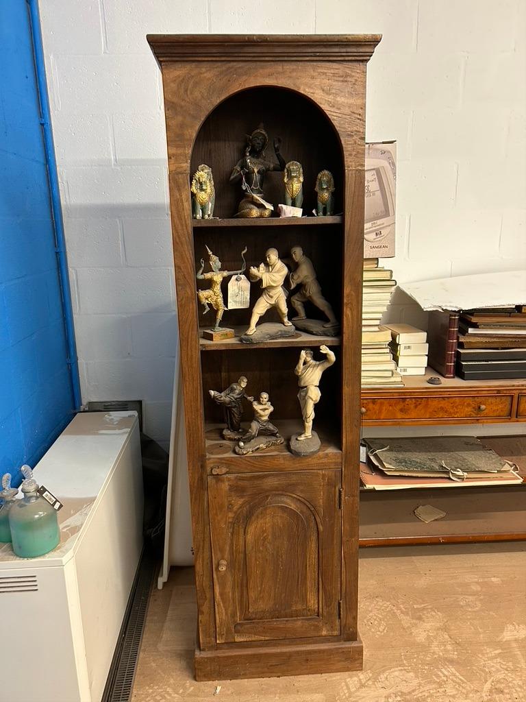 Armoire colonne en teck avec figurines Japonaises Neuves, Teck, 25 à 50 cm, Comme neuf, Enlèvement
