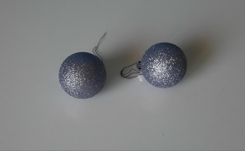 2 boules de Noël à paillettes, Enlèvement ou Envoi, Comme neuf, Décoration