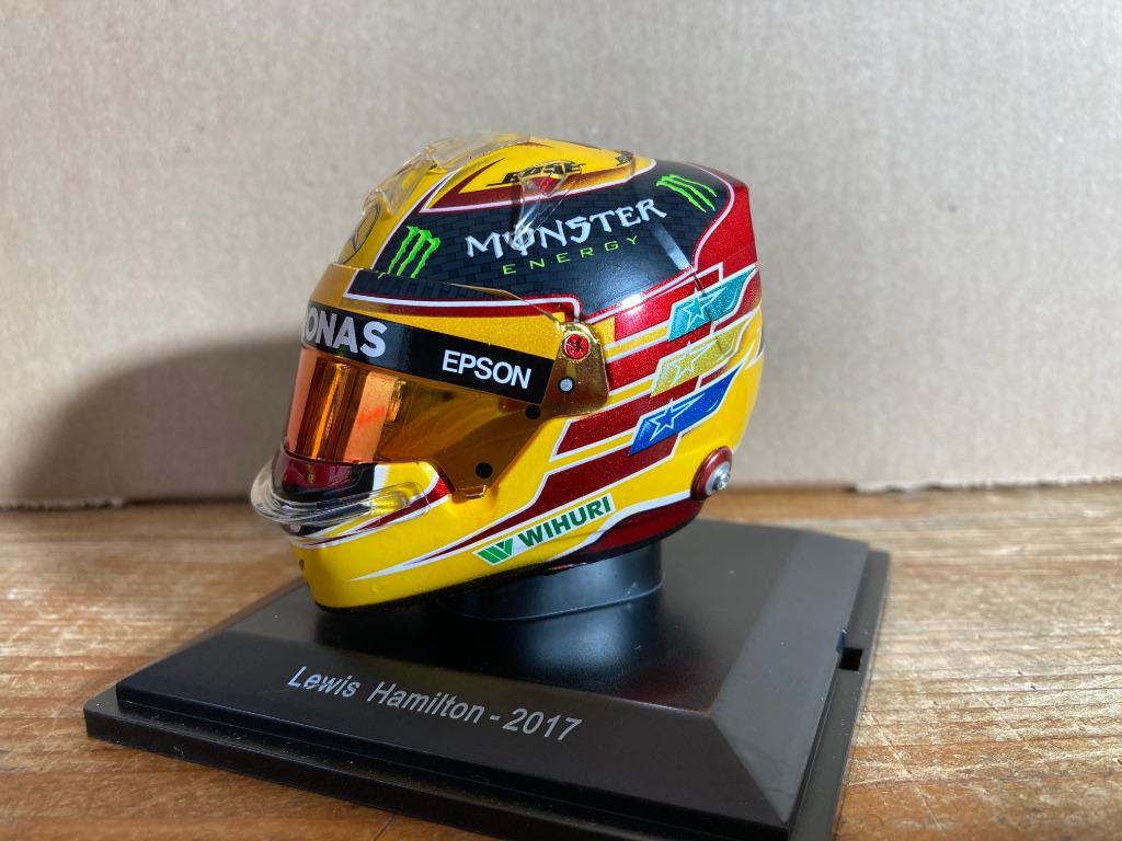 Lewis Hamilton 1:5 helm 2017 Mercedes W08 World Champion, Ophalen of Verzenden, Nieuw, Formule 1