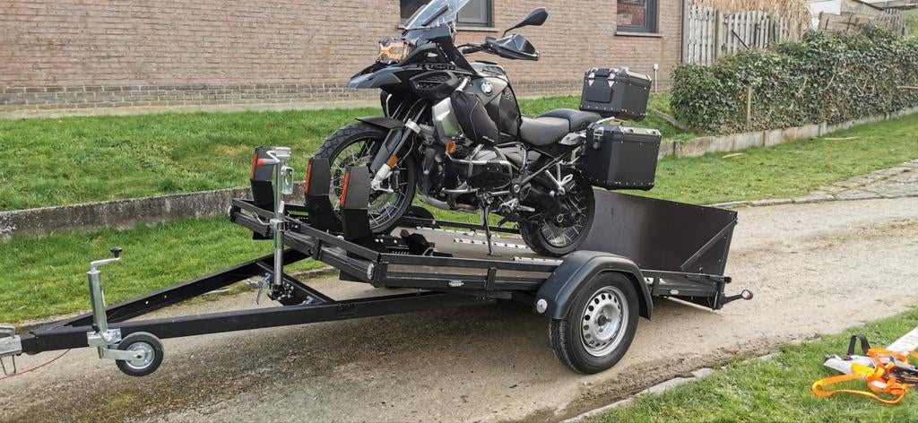 Remorque moto basculante sans rampe a louer, Ophalen