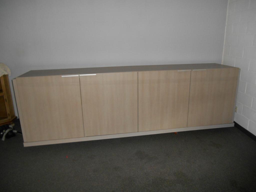 Moderne eetkamerkast met salontafel, Huis en Inrichting, Kasten | Dressoirs, Zo goed als nieuw, Ophalen of Verzenden