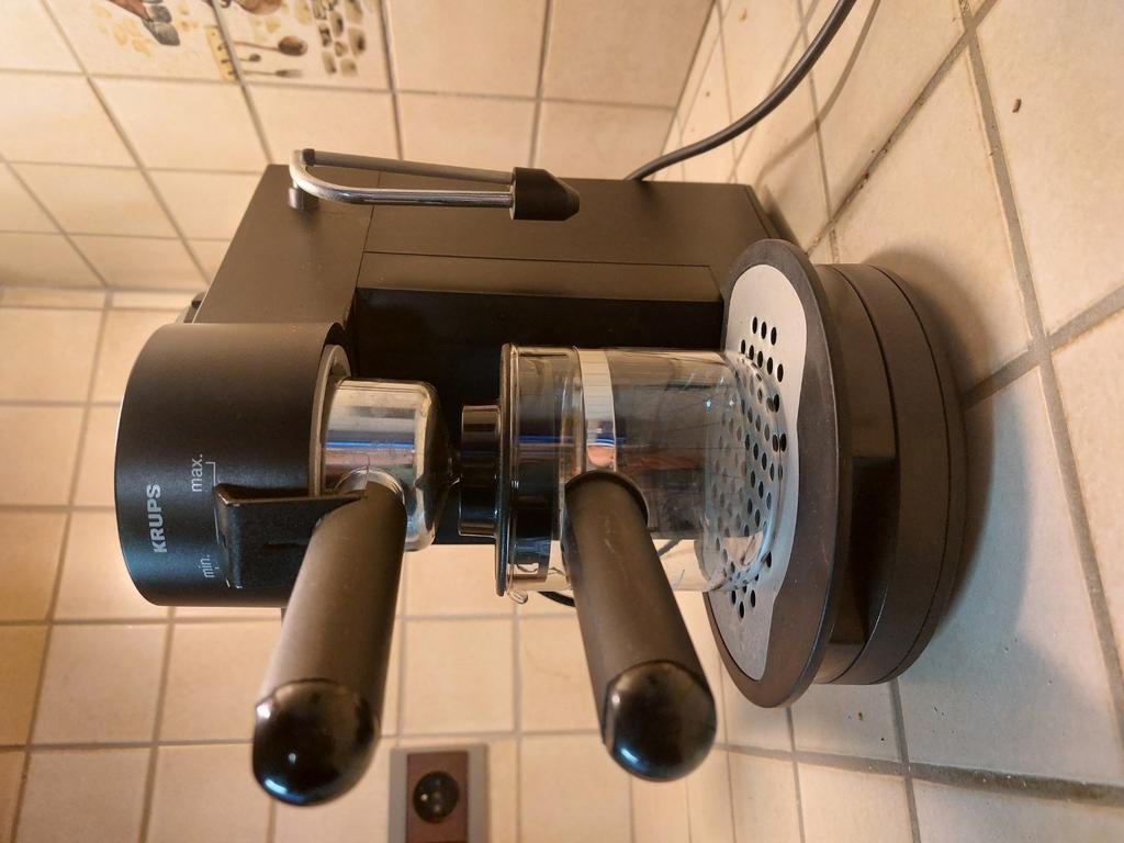 Krups koffiezet voor 4 mokka tasjes, Elektronische apparatuur, Koffiezetapparaten, Ophalen, Gebruikt, Gemalen koffie