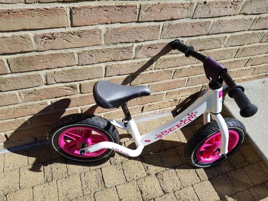 Loopfiets merk Berg wit met roze, Ophalen of Verzenden, Zo goed als nieuw, Loopfiets