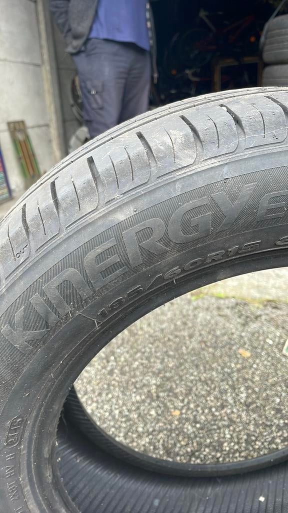 1 pneu kinergy éco 185/60R15 en parfait état, Ophalen, Zo goed als nieuw