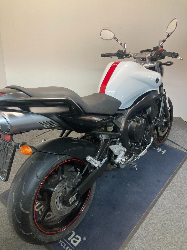 Yamaha FZ 6 S2 MY'09 ref. LS 3185, 4 cilinders, Motorrijbewijs A, Bedrijf, Meer dan 35 kW