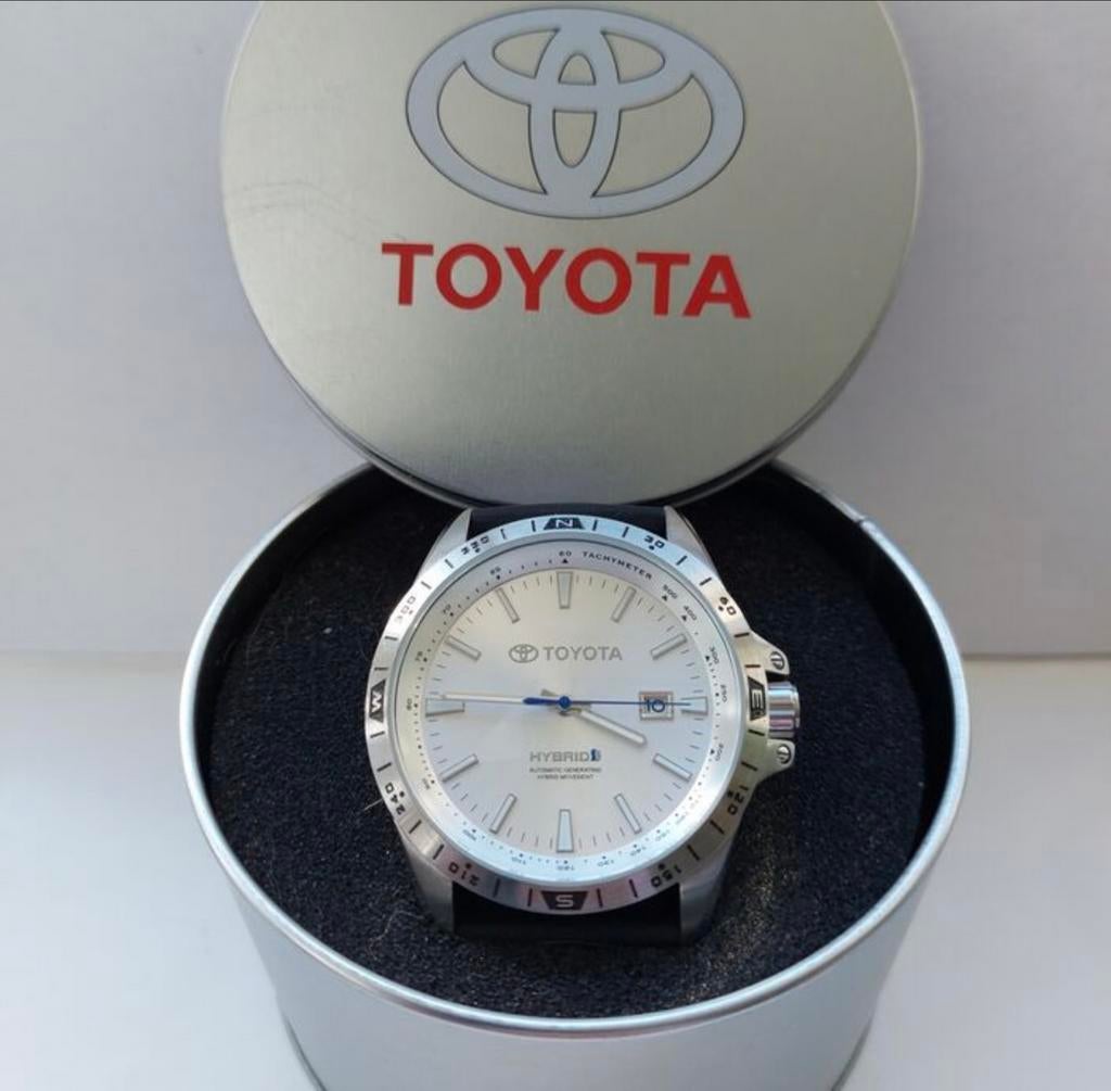 Regarder Toyota hybride, Enlèvement ou Envoi, Acier