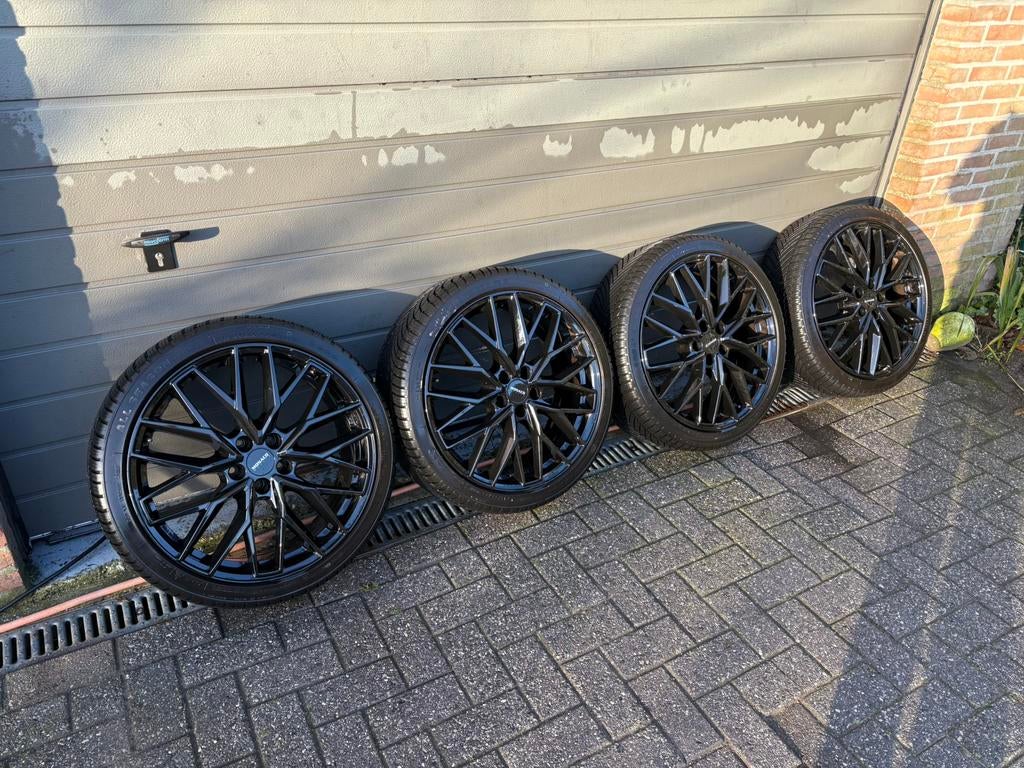 Velgen + banden 245/35 r20, Auto-onderdelen, Banden en Velgen, Ophalen, Banden en Velgen