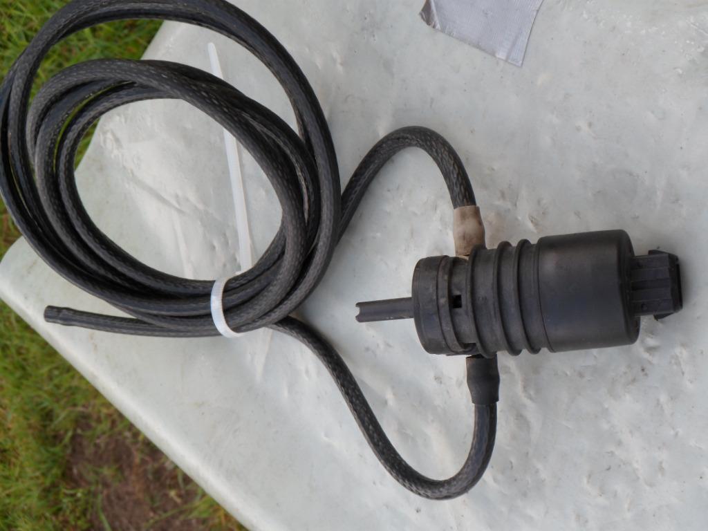 Ruitenwisser pomp, ruitenreiniging 12V VDO, incl. 2xleiding, Ophalen of Verzenden, Gebruikt, Seat