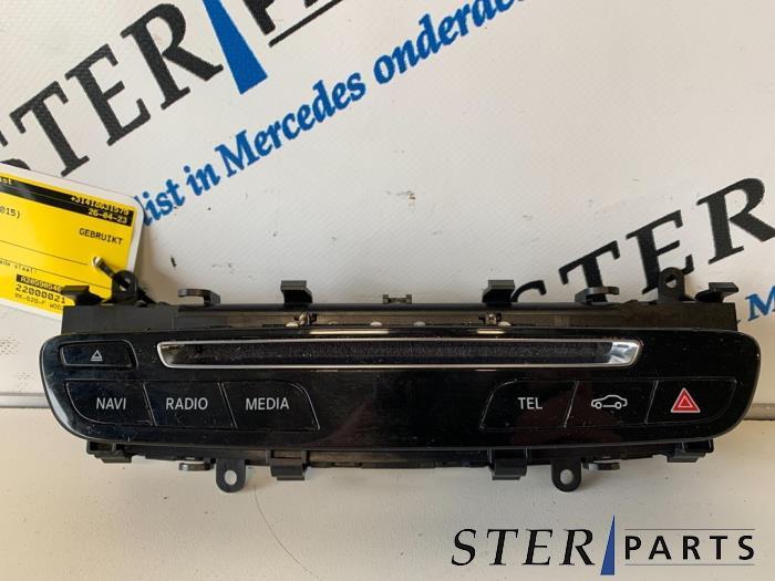 Radiobedienings paneel van een Mercedes C-Klasse, Gebruikt, -, Ophalen of Verzenden, -