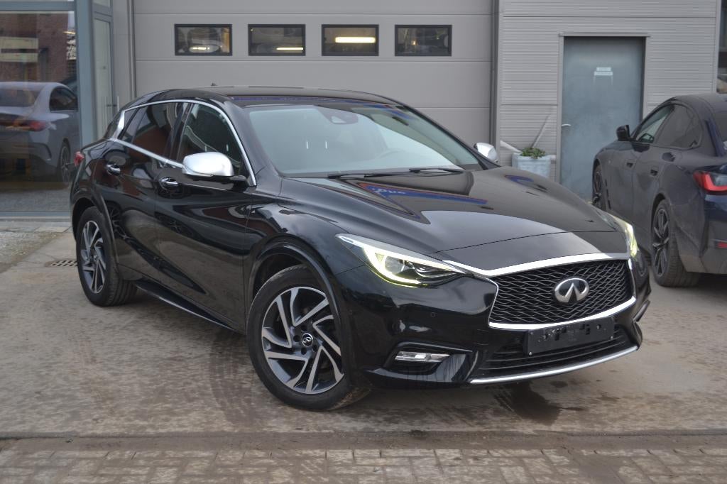 Infinity Q30 360 CAMERA/HEATED SEATS, Auto's, Voorwielaandrijving, 4 cilinders, 110 g/km, Alcantara