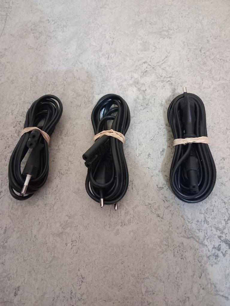 Verschillende stroom- & scartkabels voor consoles..t, Audio, Tv en Foto, Audiokabels en Televisiekabels, Ophalen, Nieuw, Minder dan 2 meter