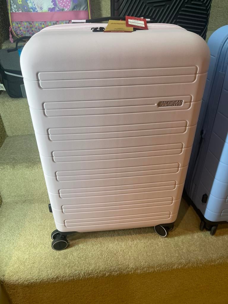 Licht roze koffer van American Tourister, Neuf, Enlèvement ou Envoi, Plastique dur, 50 à 60 cm