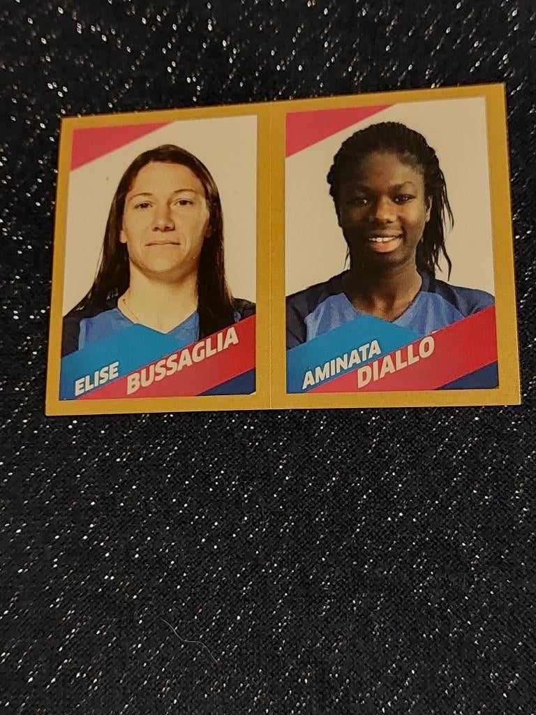 Panini/Sticker/Élise Bussaglia en Aminata Diallo / Frankrijk, Collections, Envoi, Neuf, Affiche, Image ou Autocollant