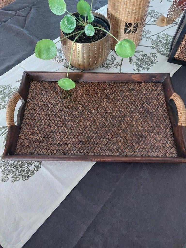 Mooi dienblad van rattan en hout., Huis en Inrichting, Keuken | Servies, Nieuw, Ophalen of Verzenden