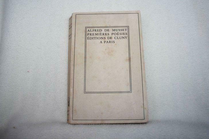 Alfred De Musset  Premières poésies éditions de Cluny  Paris, Ophalen of Verzenden, Gelezen