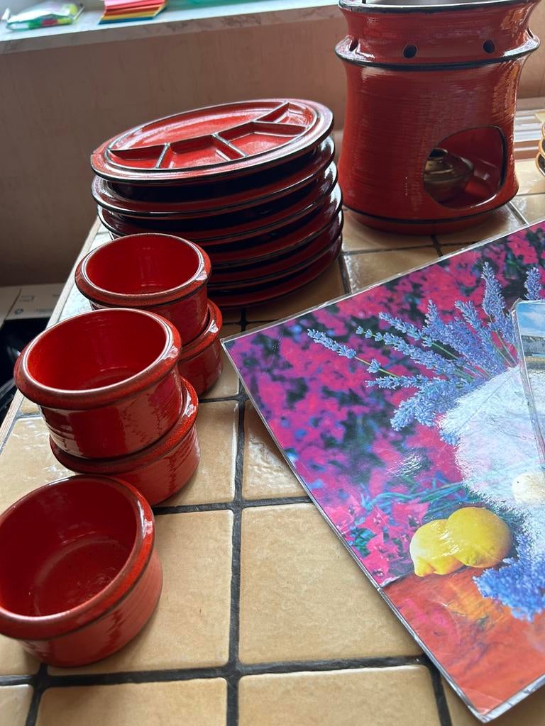 Lot 3 - Fondueset, bord en 3 placemats, Huis en Inrichting, Keuken | Servies, Ophalen, Overige materialen, Gebruikt, Bord(en)