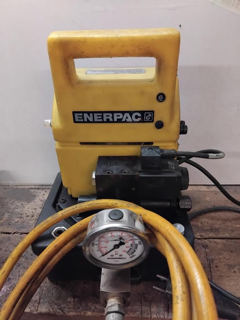 ENERPAC  PUD1100E pompe hydraulique, Enlèvement, Utilisé