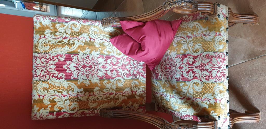 Paire de fauteuil recouvert d'une magnifique tapisserie., Maison & Meubles, Enlèvement, Comme neuf