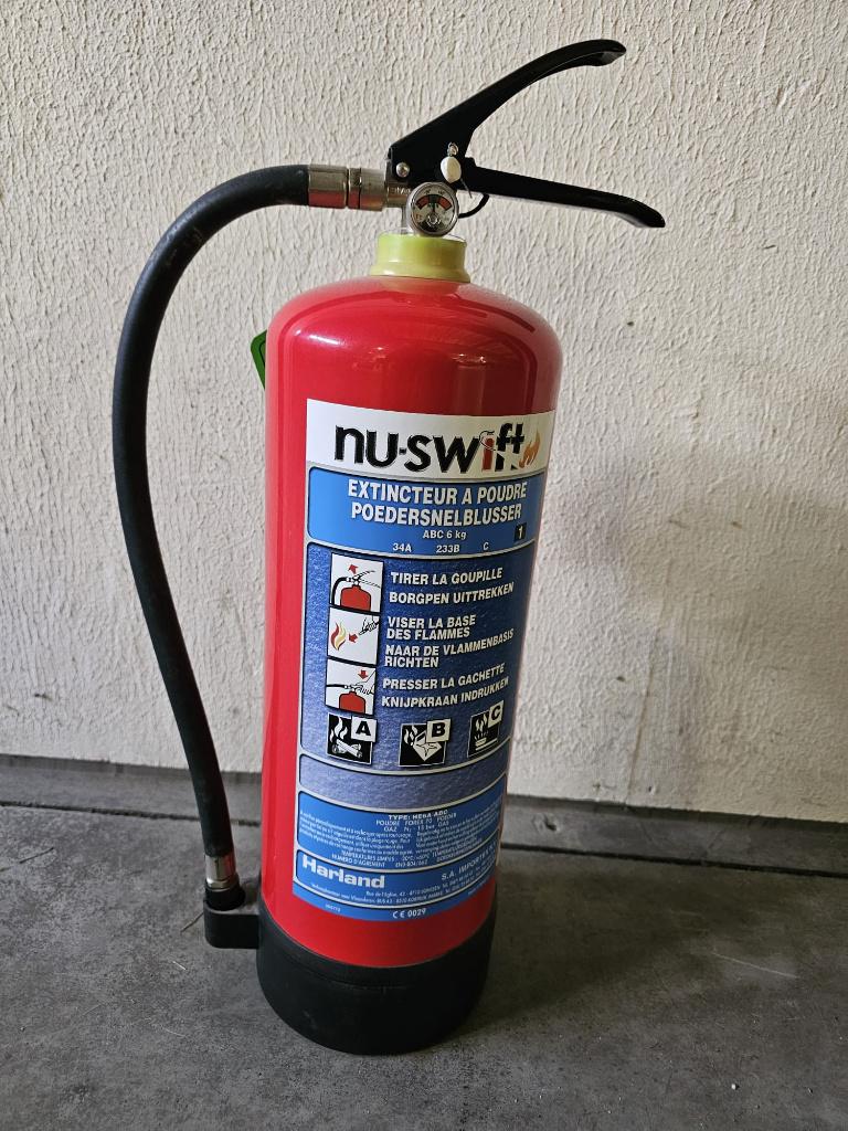 Poederbrandblusser zowel poeder als CO, Huis en Inrichting, Brandblussers en Brandkasten, Ophalen, Nieuw, Brandblusser