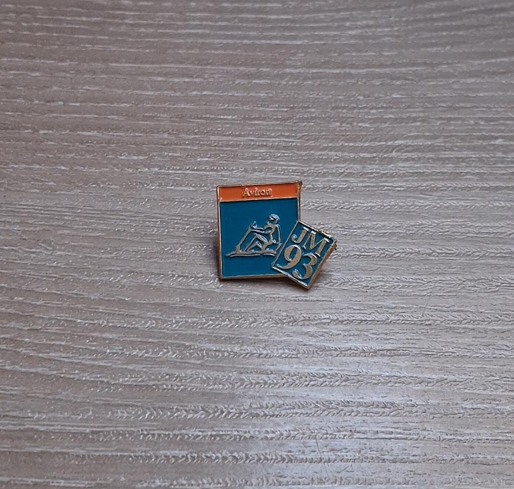 PIN - JM 93 - AVIRON, Envoi, Utilisé, Autres sujets/thèmes, Insigne ou Pin's