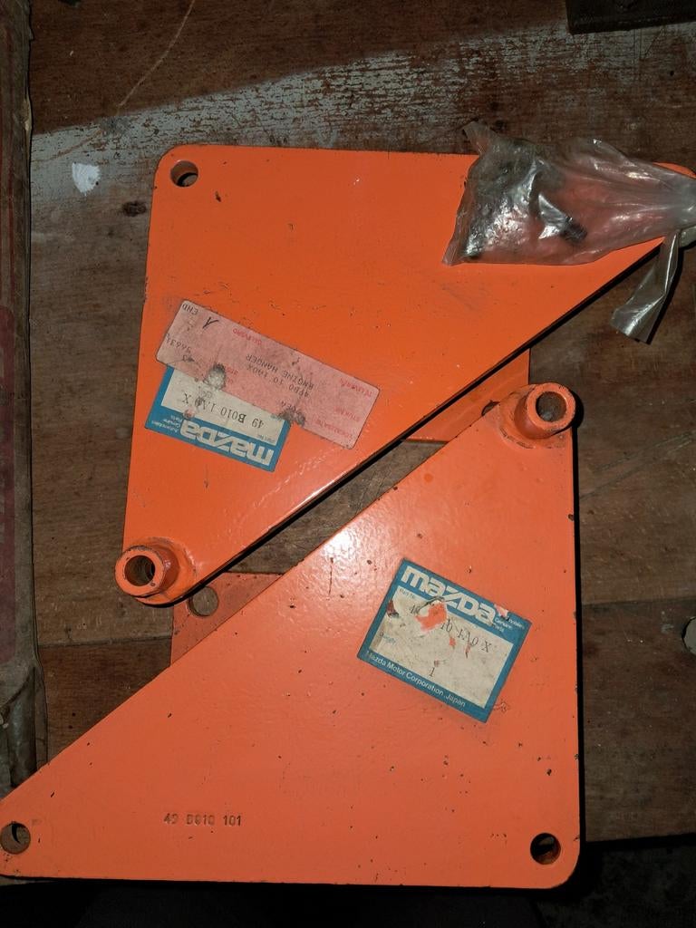 Mazda transport brackets, Ophalen