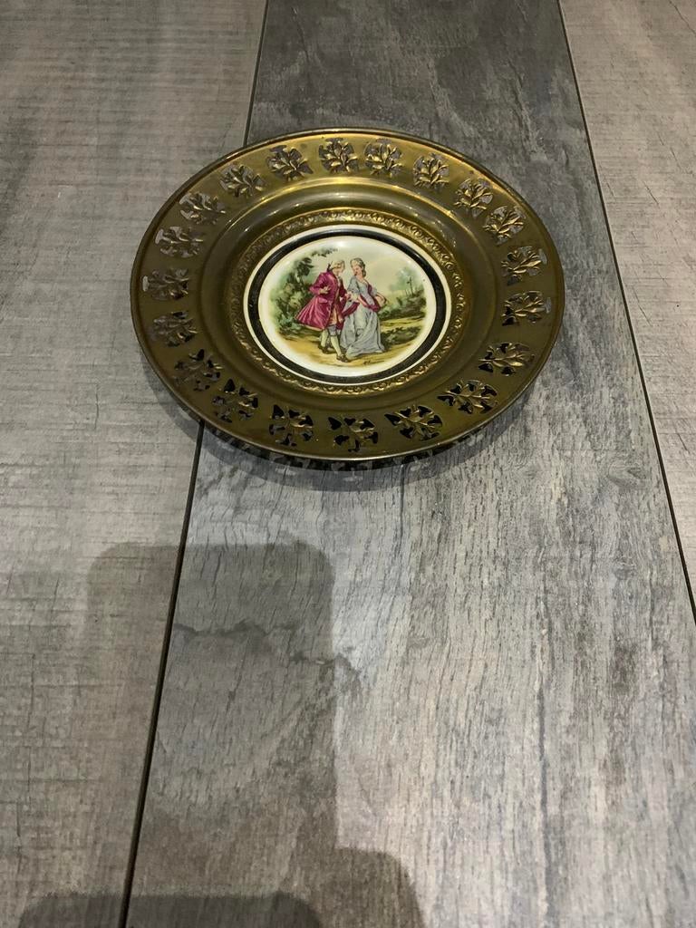 Limoges koperbord, Verzamelen, Ophalen