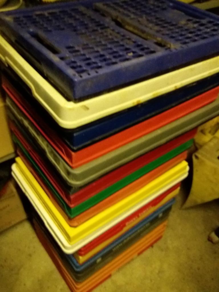 plastic bakje, Ophalen