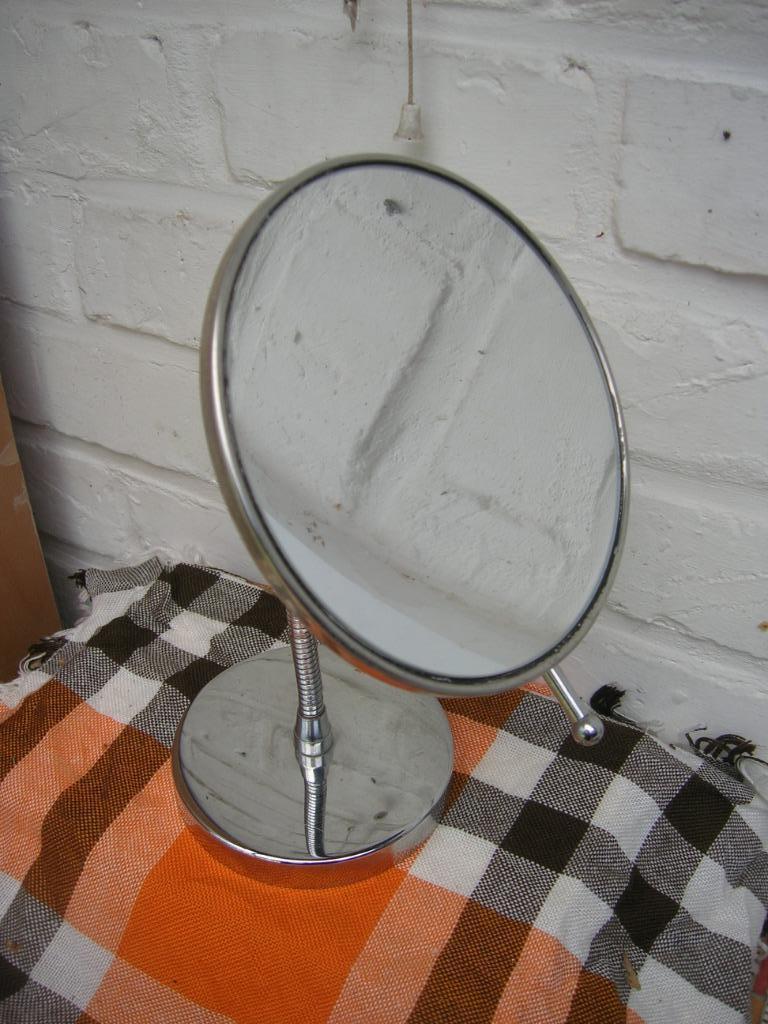 miroir, Enlèvement ou Envoi, Comme neuf, Tout le visage, Soins