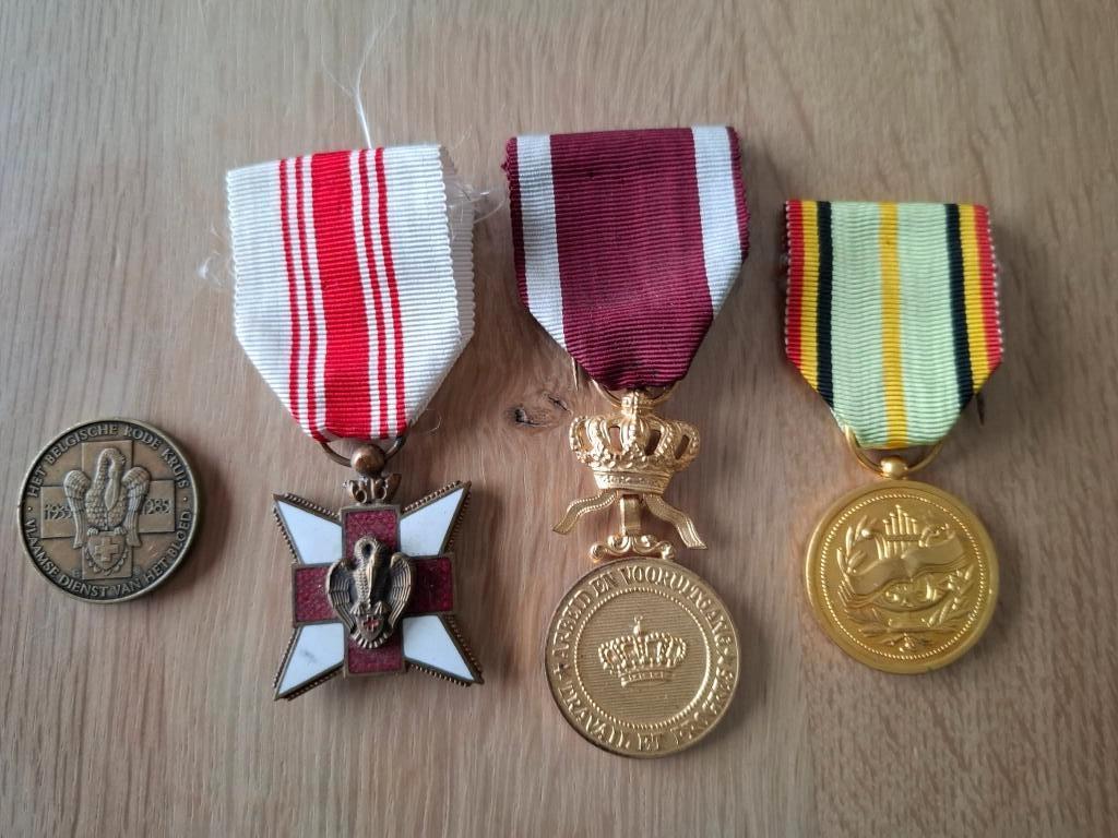 Lotje Belgische medailles KOOPJE, Verzenden, Overige soorten, Lintje, Medaille of Wings