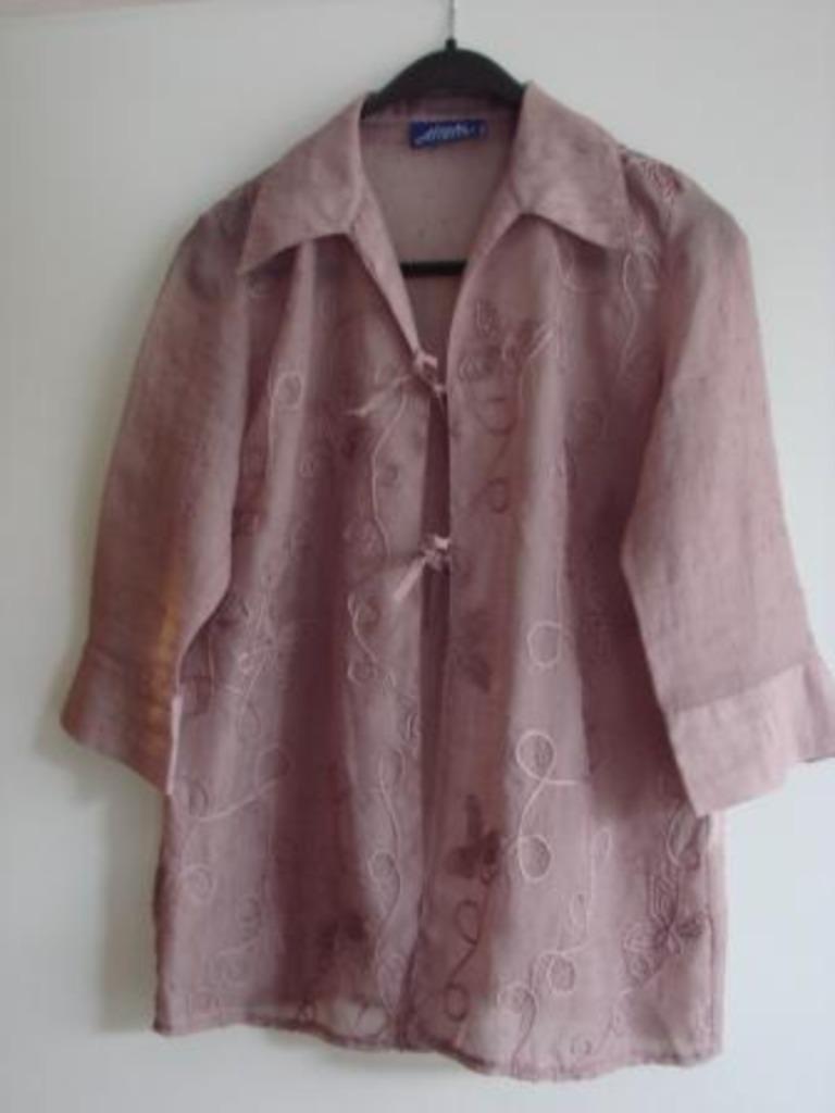 Oudroze damesblouse driekwart mouwen V-hals 40, Taille 38/40 (M), Enlèvement ou Envoi, Rose, Porté