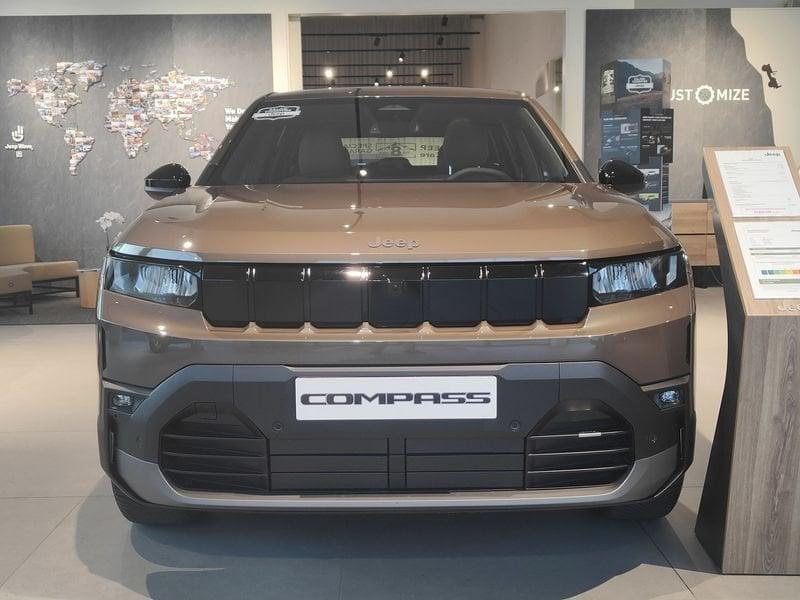 Jeep Compass Altitude, 0 cilinders, Gebruikt, Euro 6, Bruin