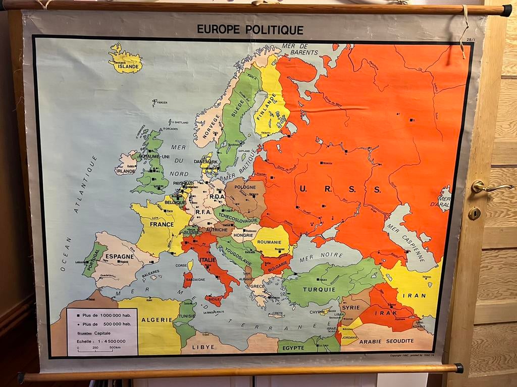 Carte murale scolaire de l’Europe politique, Enlèvement, Géographie