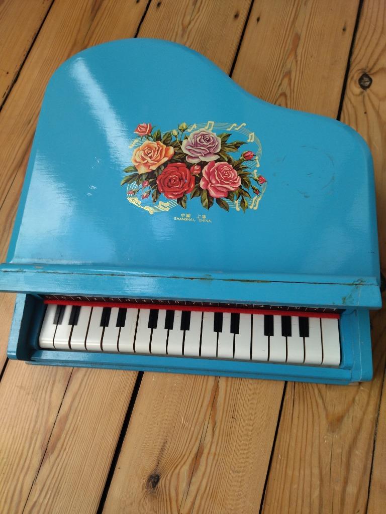 kinderpiano, Enlèvement