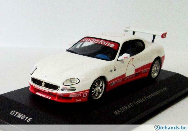 1:43 Ixo GTM015 Maserati Trofeo presentation car, Enlèvement ou Envoi, Comme neuf, Voiture