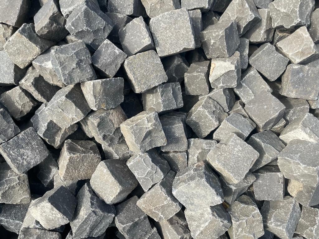 Basalt kinderkoppen kasseien platines natuursteen bestrating, Neuf, Enlèvement ou Envoi, Rocher, Noir