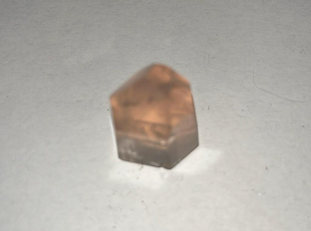 Geslepen Rozenkwarts punt - 10,15gram - 27mm x 20mm, Ophalen of Verzenden, Nieuw