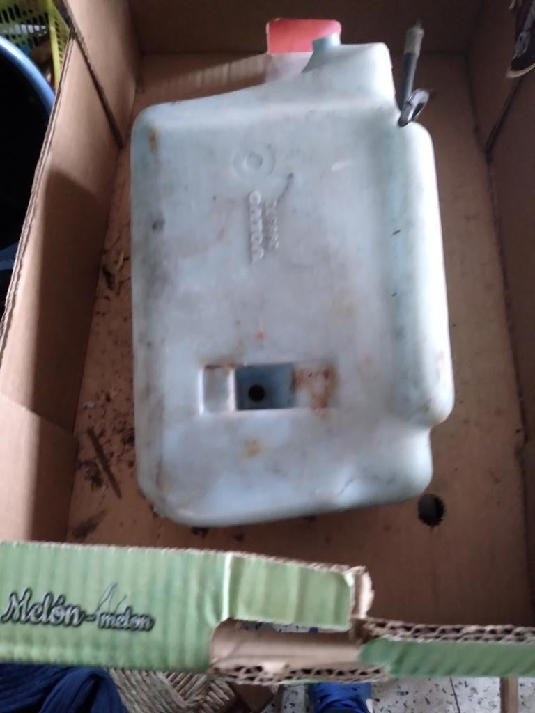 Ruiten sproeier tank Volvo 340, Ophalen of Verzenden, Volvo