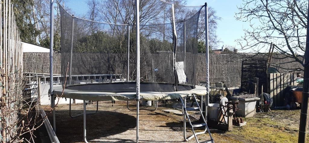 trampoline, Enlèvement