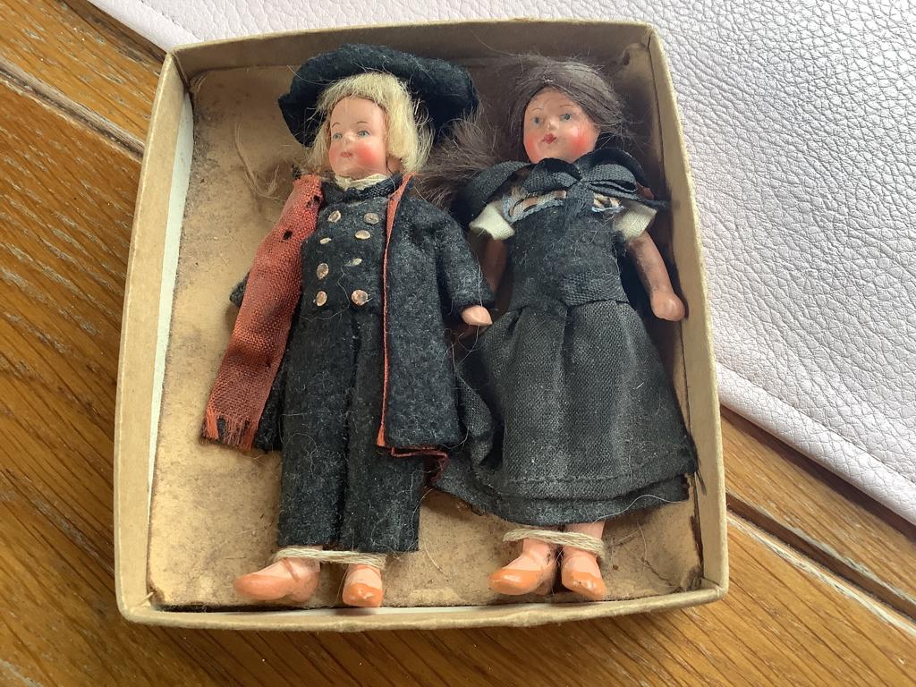 Antieke poppetjes 1850/1890, Ophalen